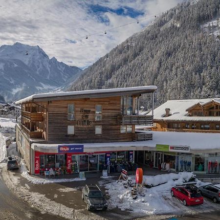 Ferienwohnungen Haus Der Mitte Mayrhofen Esterno foto