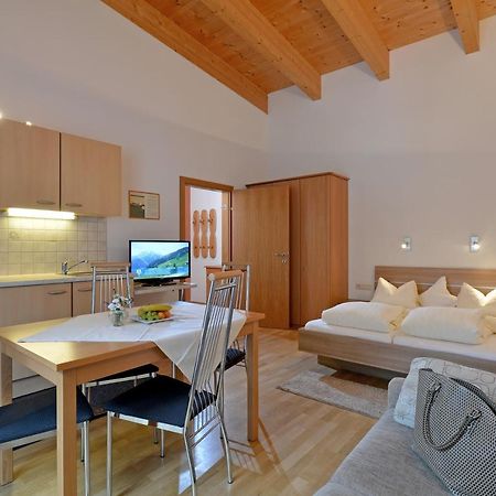 Ferienwohnungen Haus Der Mitte Mayrhofen Esterno foto