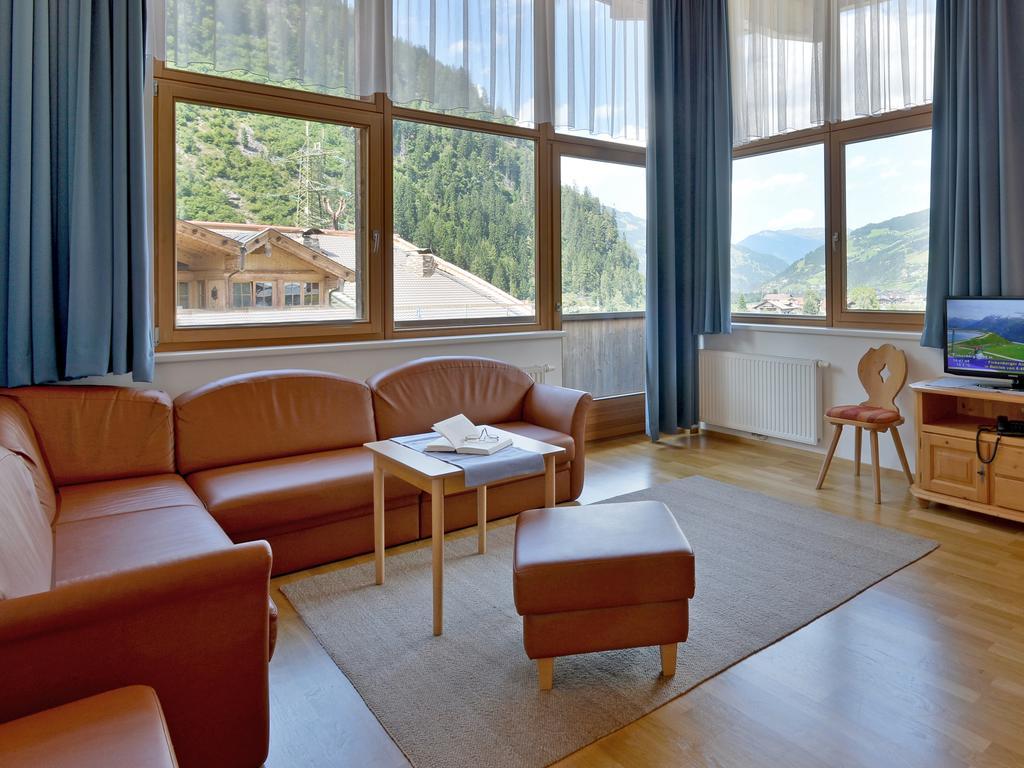 Ferienwohnungen Haus Der Mitte Mayrhofen Camera foto