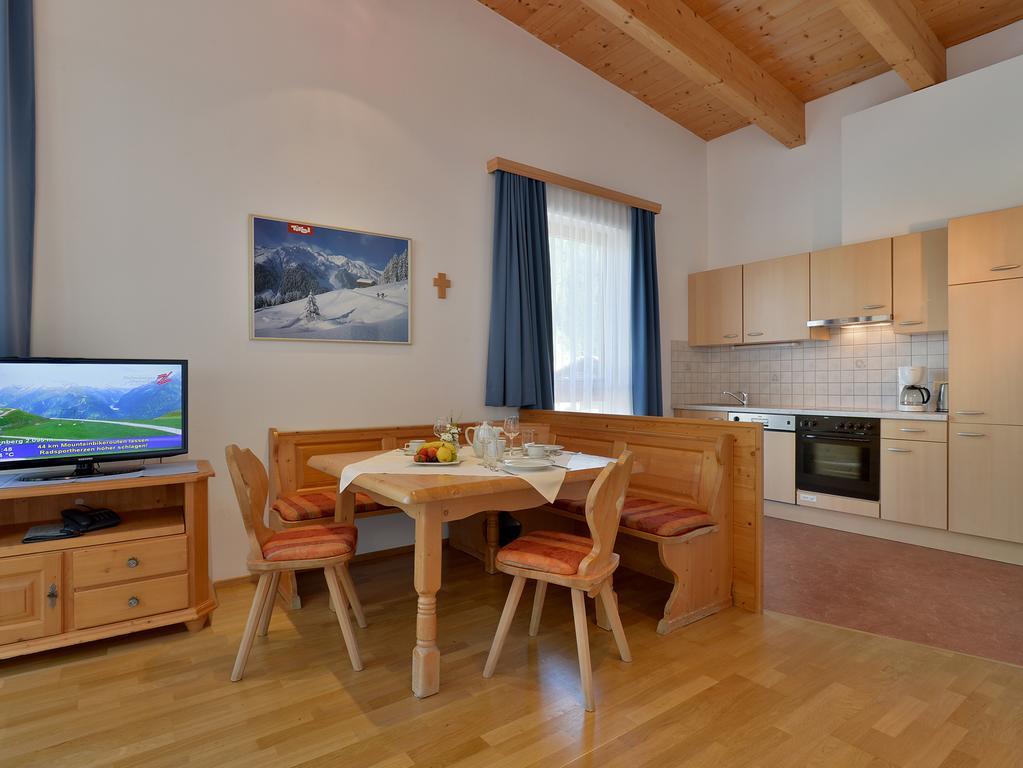 Ferienwohnungen Haus Der Mitte Mayrhofen Camera foto