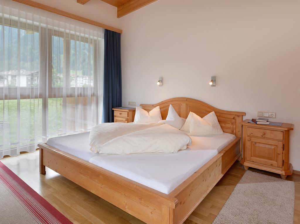 Ferienwohnungen Haus Der Mitte Mayrhofen Camera foto